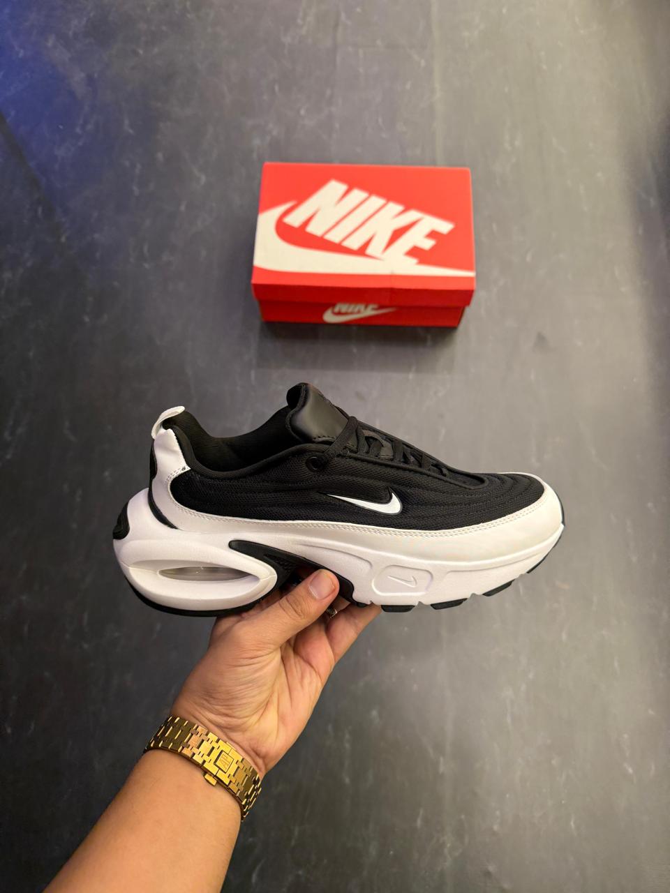 *NIKE AIRMAX PORTAL TRAINERS WHITE BLUE RED 🖤🖤*