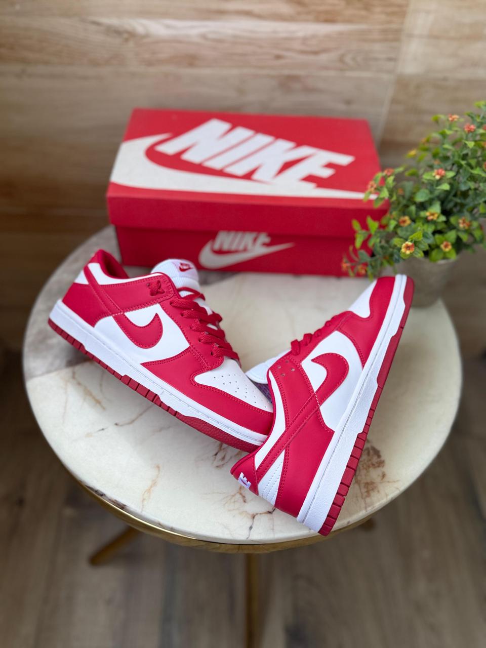 ✨ RESTOCK ALERT – BOYS & GIRLS 🖤
🔥 NIKE SB DUNK GYM RED 🖤🖤