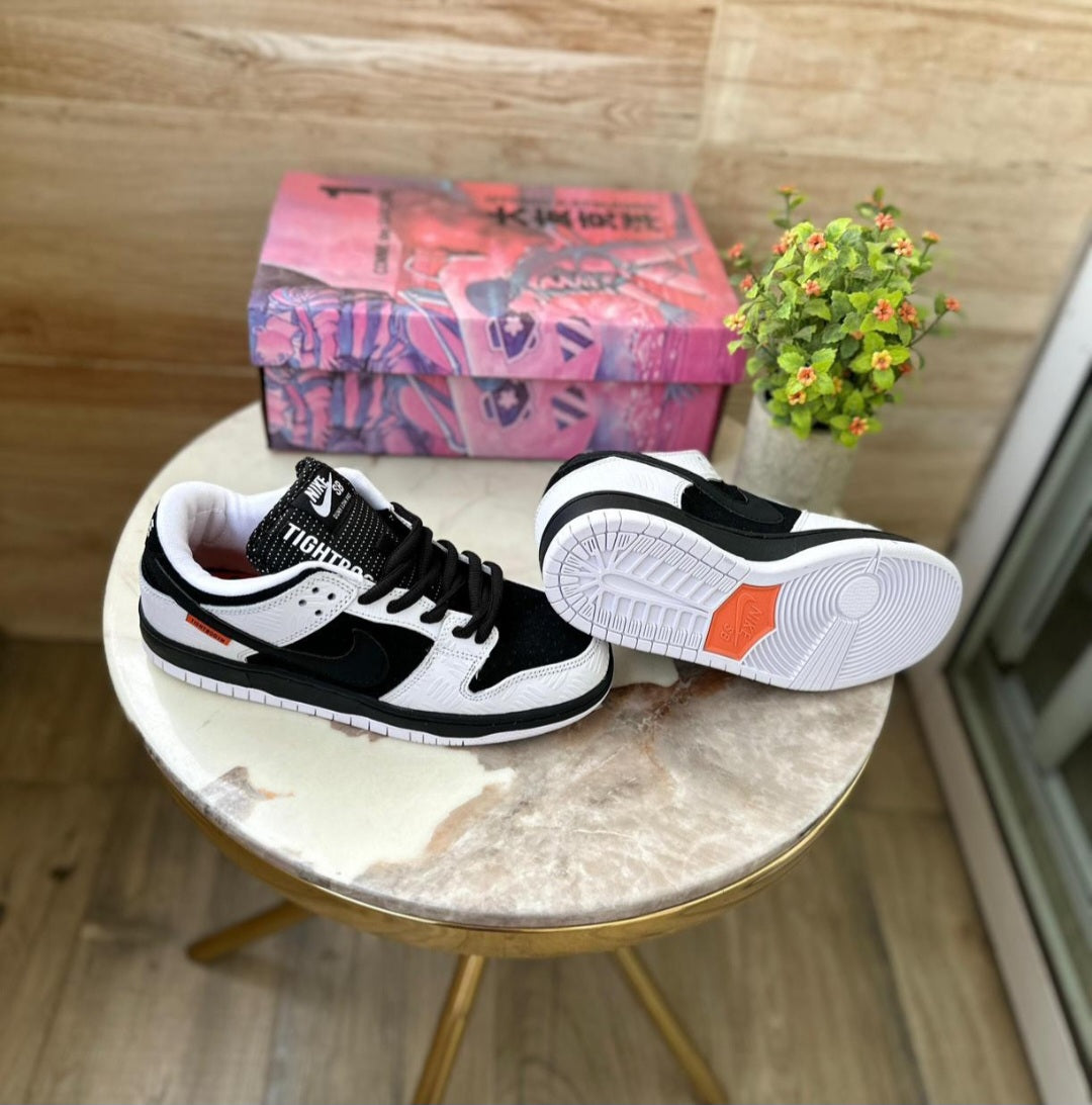 NIKE SB DUNK TIGHTBOOTH EDTN
