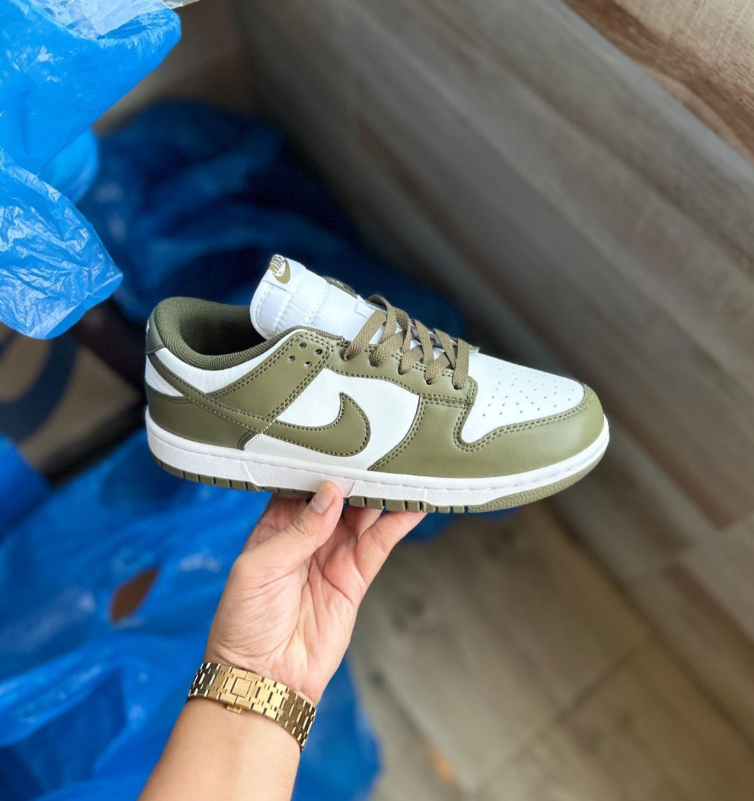 NIKE SB DUNK LOW OLINIKE SB DUNK LOW OLIVE GREEN 🫒👟