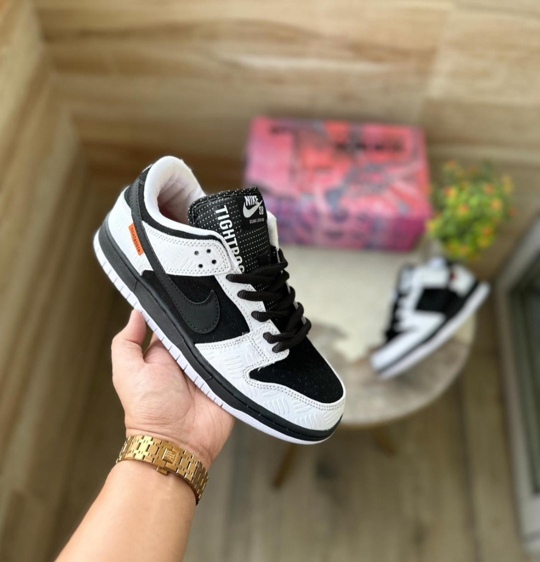 NIKE SB DUNK TIGHTBOOTH EDTN